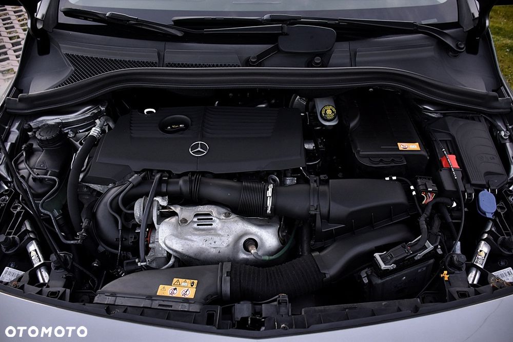 Mercedes-Benz Klasa B 180 BlueEFFICIENCY Edition Style - 26