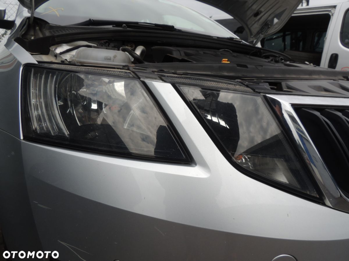 Lampa przód prawa SKODA Octavia 3 lift '18 UK LED - 1