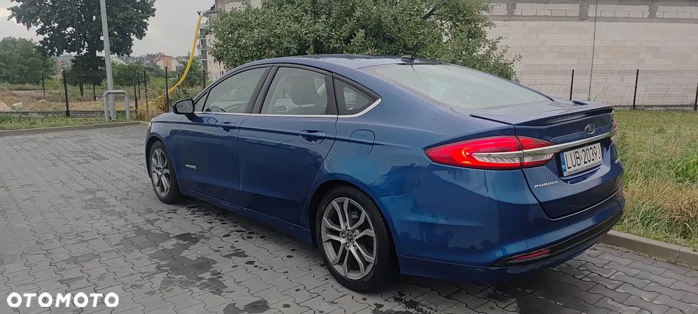 Ford Fusion - 12