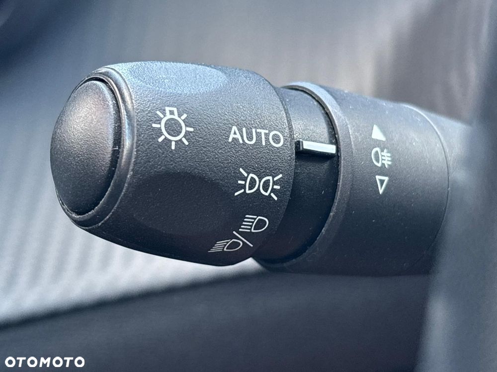 Peugeot 208 1.5 BlueHDi Active S&S - 33