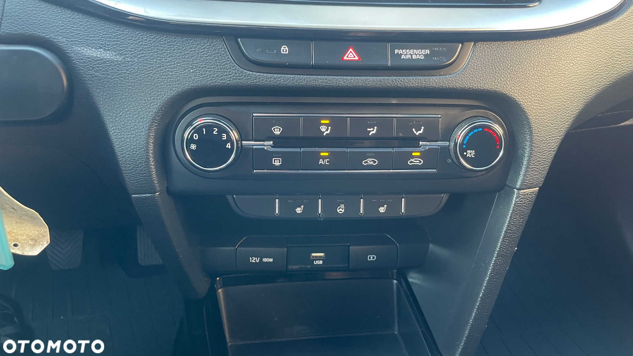 Kia Ceed 1.6 CRDi SCR M - 32