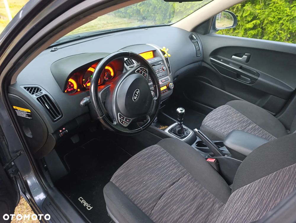 Kia Ceed - 3