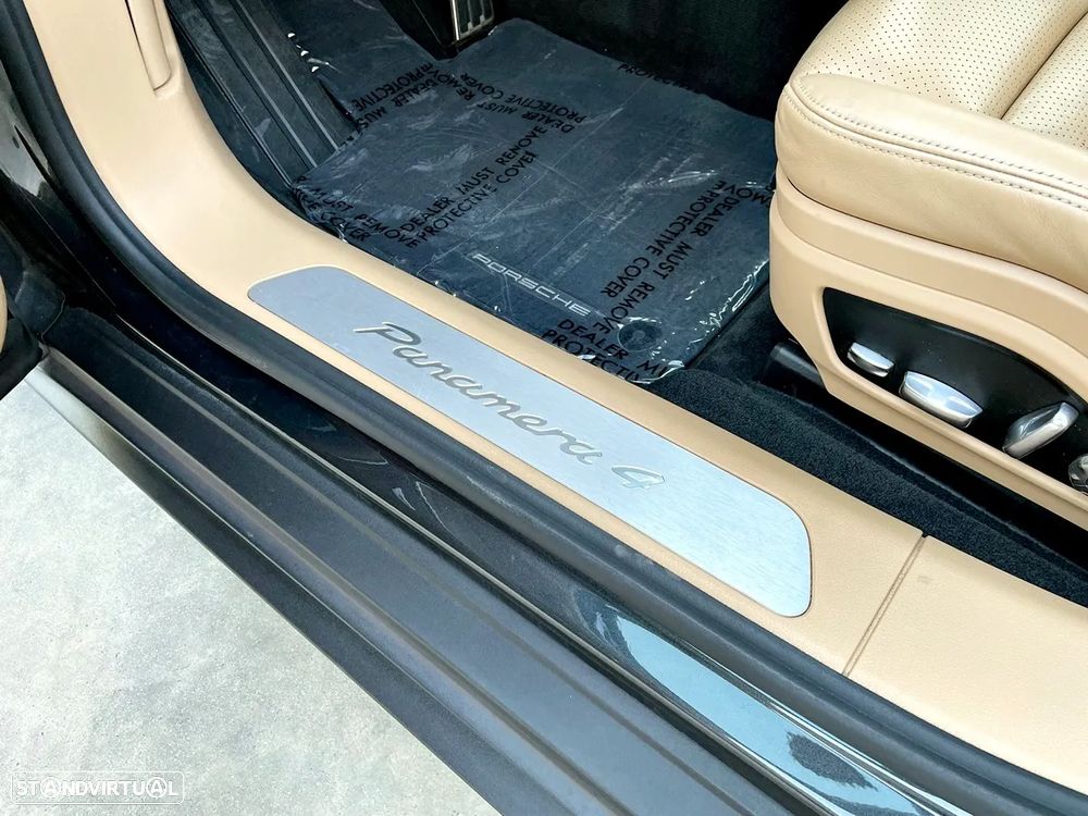 Porsche Panamera Sport Turismo 4 E-Hybrid Edition 10 Anos - 25