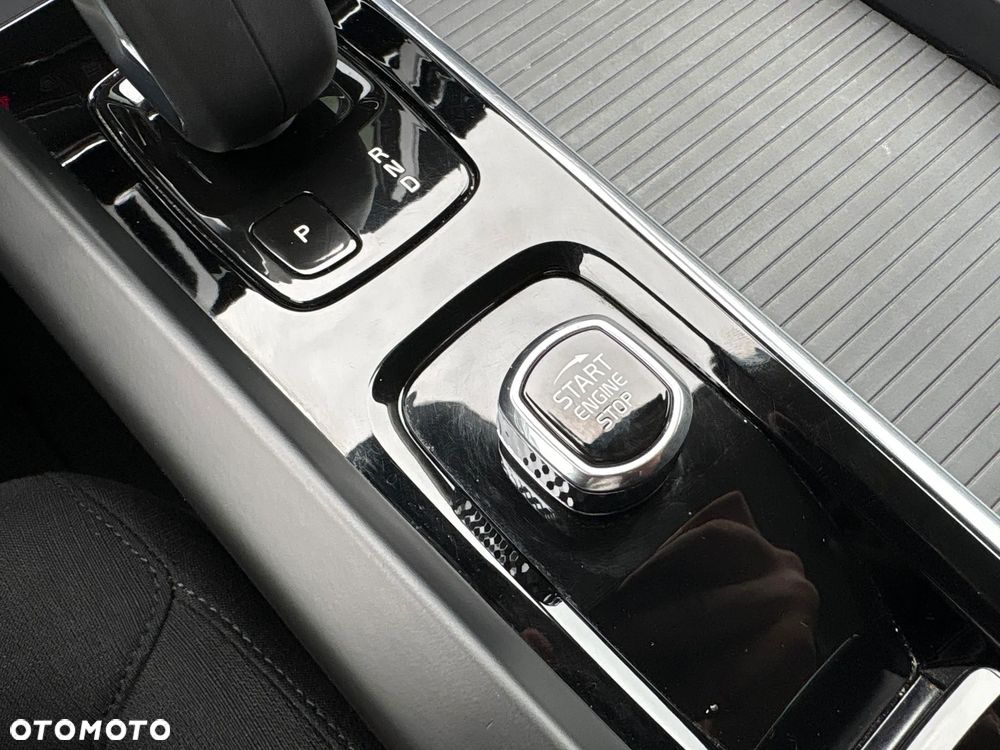 Volvo XC 60 B4 D AWD Momentum Pro - 30
