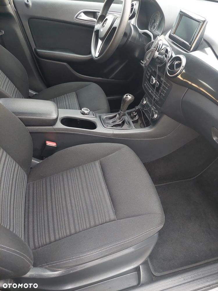 Mercedes-Benz Klasa B 180 d BlueEFFICIENCY Edition Style - 13