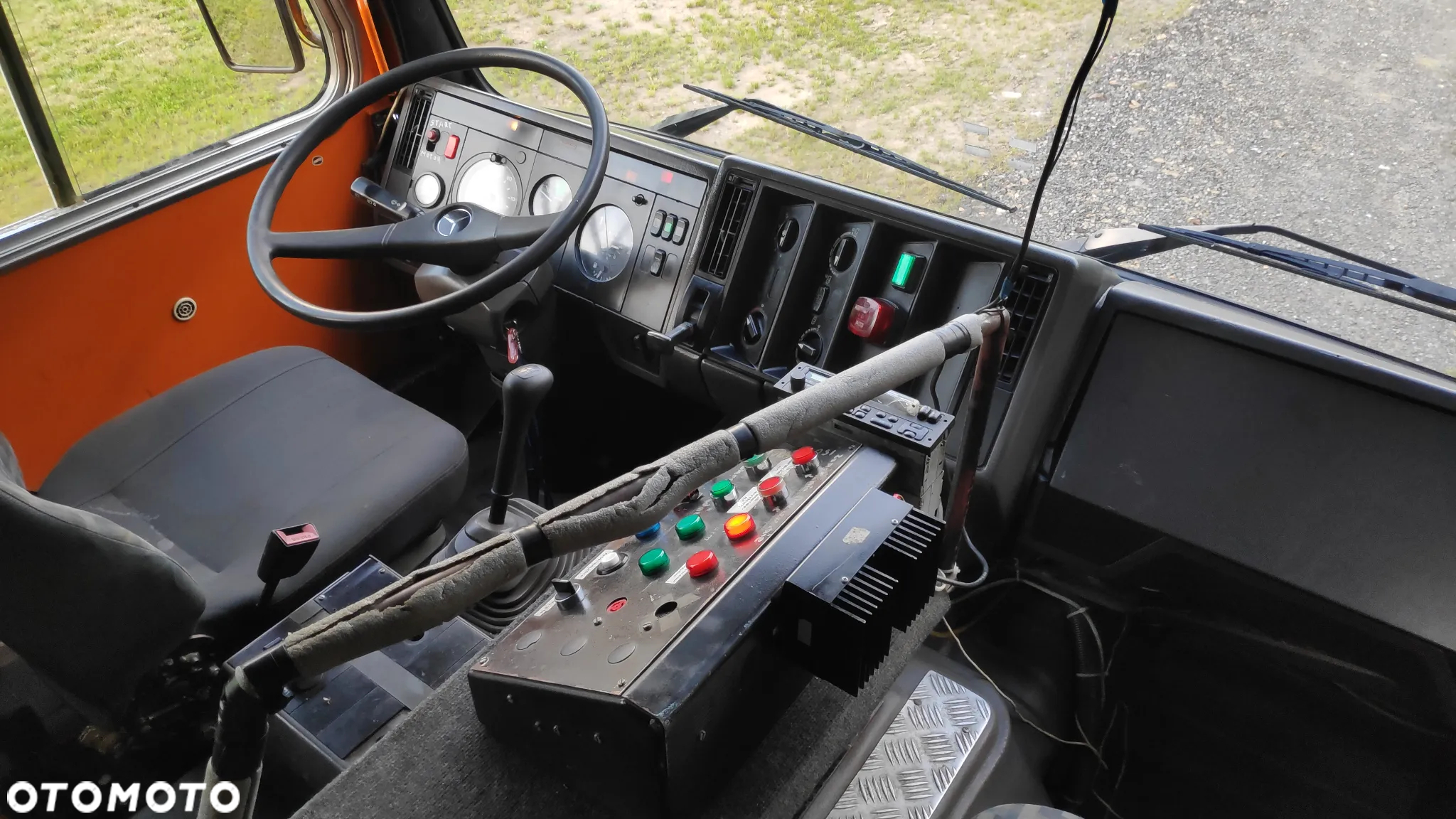 Mercedes-Benz 1417 - 12