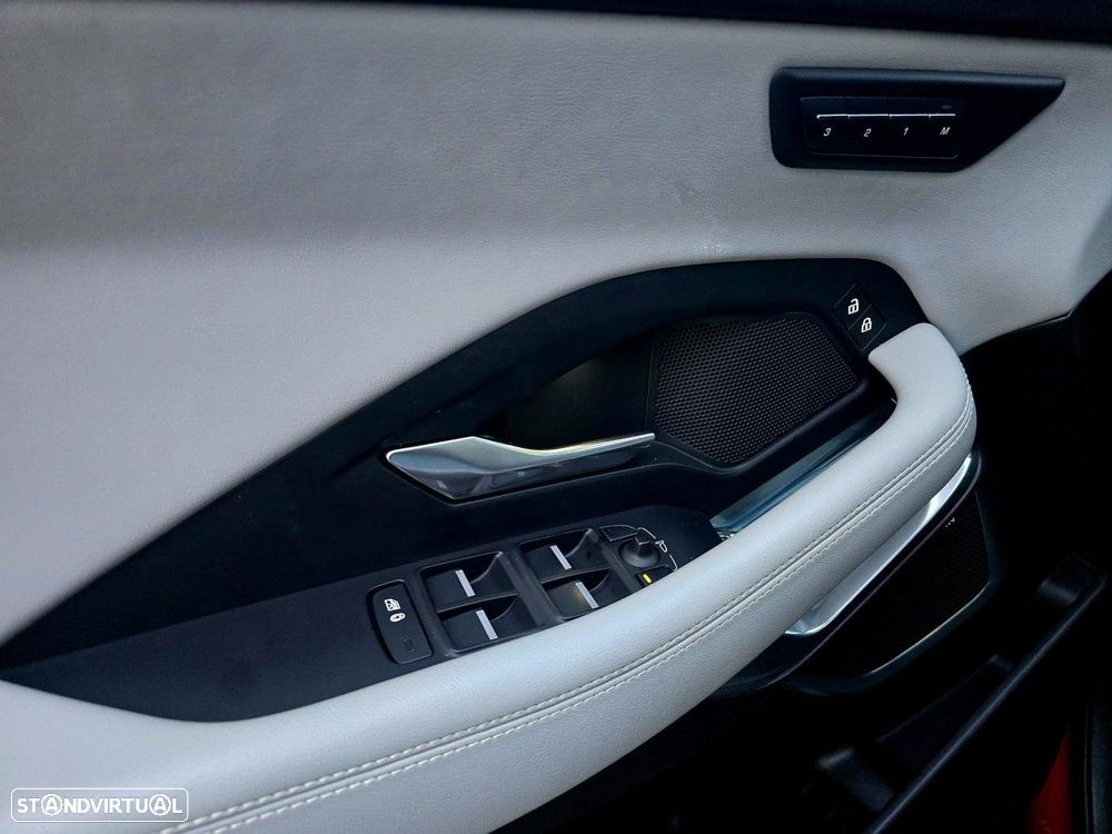 Jaguar E-Pace 1.5 P300e R-Dynamic SE AWD Aut. - 39