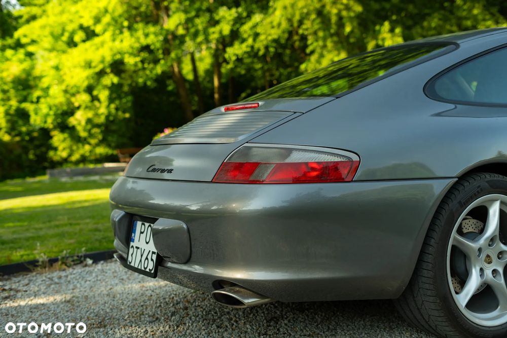 Porsche 911 Carrera - 6
