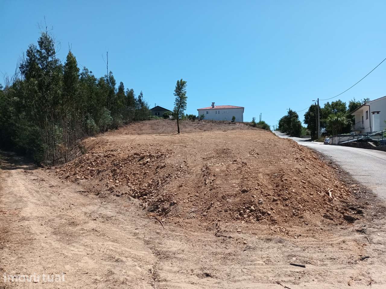 Terreno urbano de 4000m² em Santa Comba Dão - Grande imagem: 2/5