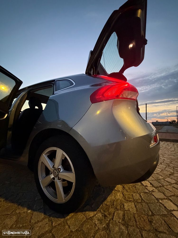 Volvo V40 D2 Momentum - 6