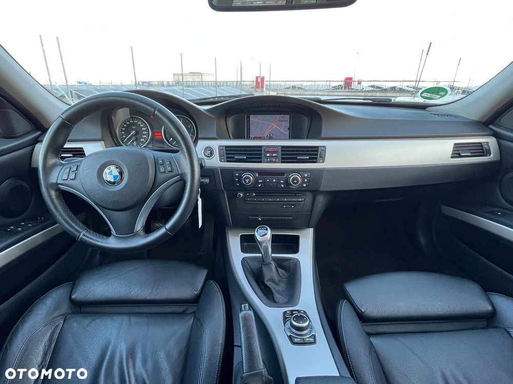 BMW Seria 3 330d DPF Edition Lifestyle - 12