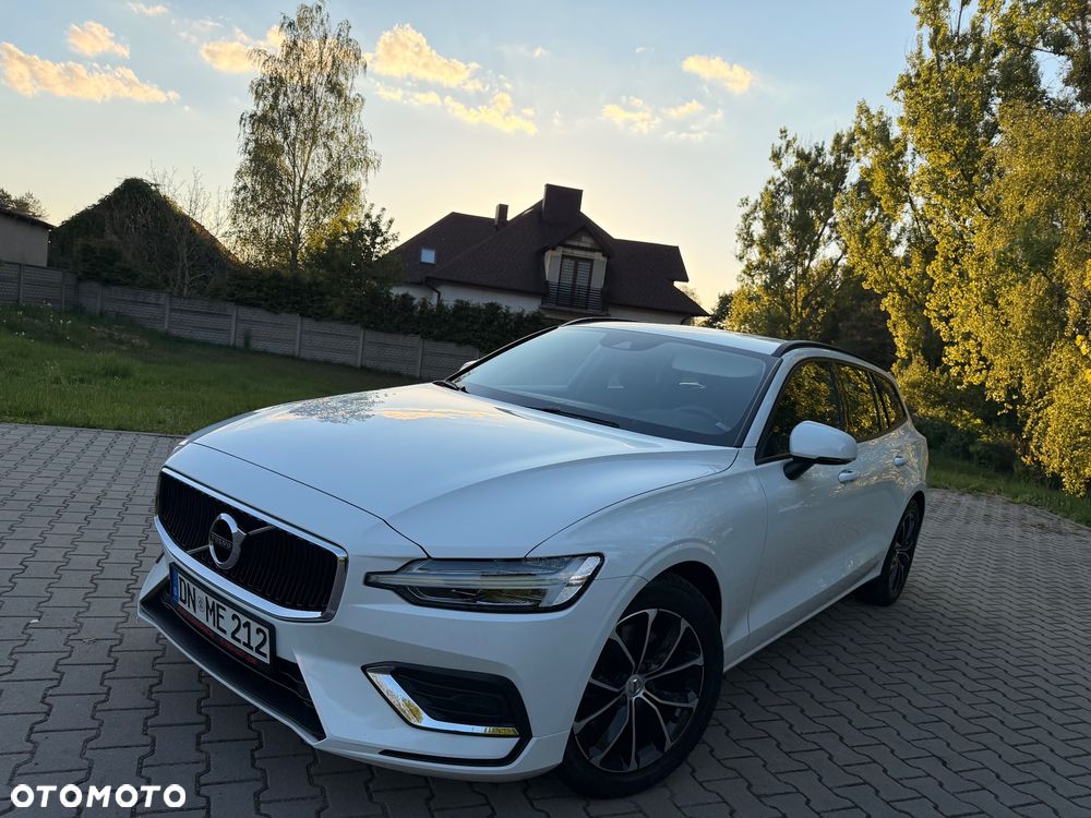 Volvo V60 T4 Geartronic Momentum Pro - 1