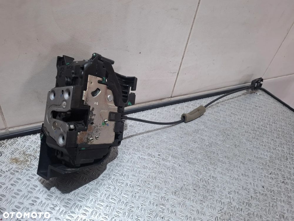 Zamek drzwi prawy przód Renault Master III 2,3 DCI 2016 rok nr 805020010R - 1