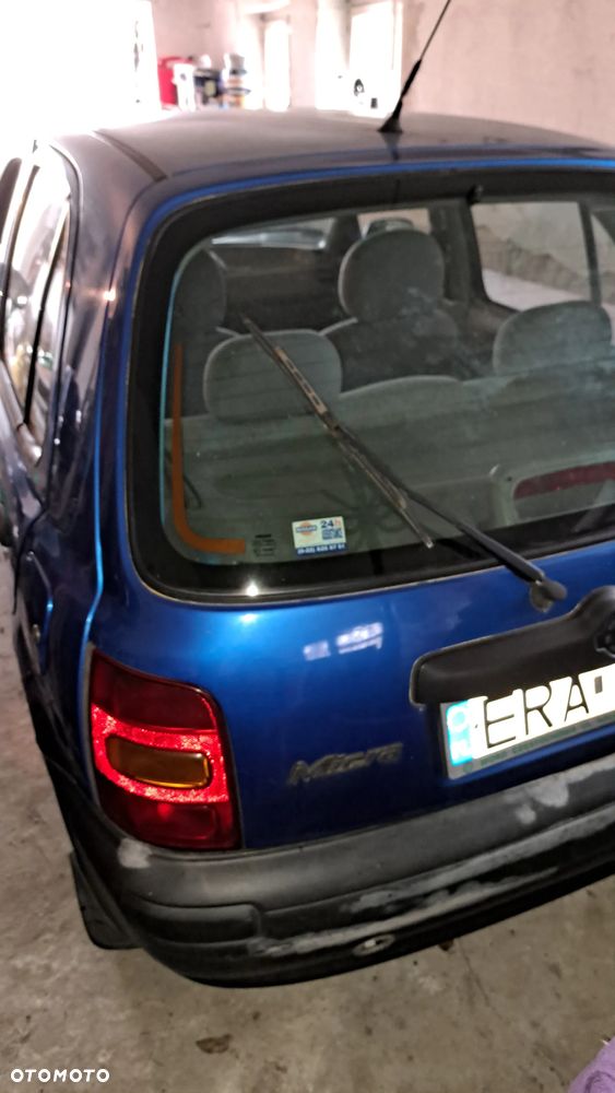 Nissan Micra 1.0 L - 5