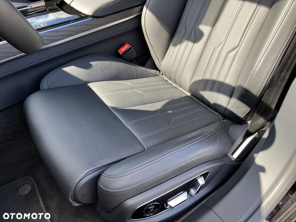 Audi A8 - 13