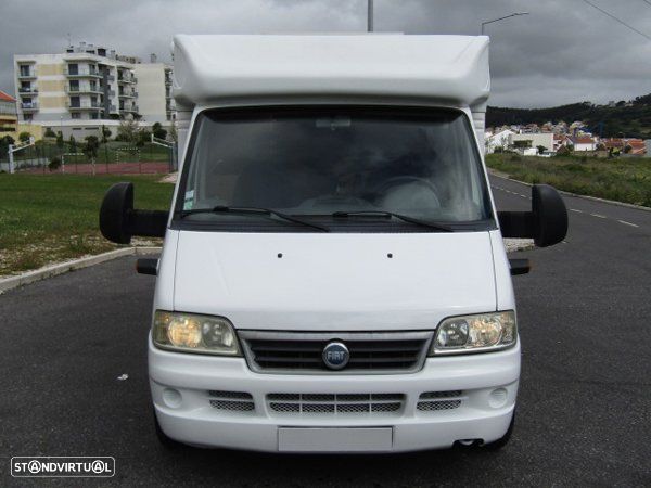 CI International Elliot Cama francesa e duche separado - 16