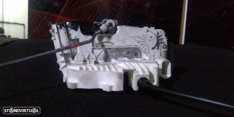 Fecho Da Porta Frente Dto Dodge Journey - 4