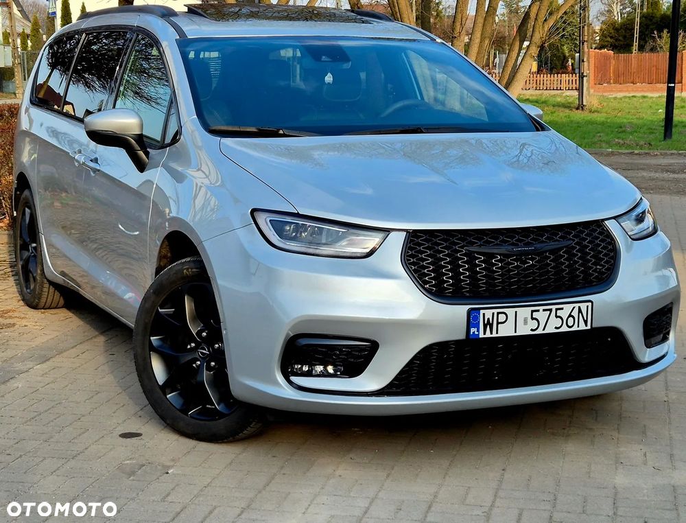 Chrysler Pacifica - 2