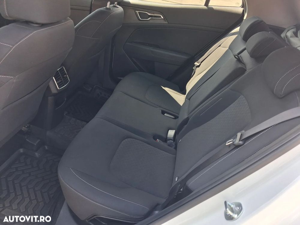 Kia Sportage 1.6 T-GDI 6MT 4x2 Urban - 4
