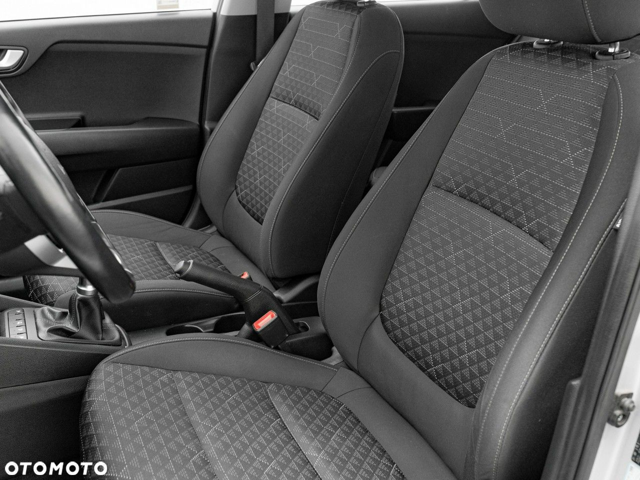 Kia Rio 1.2 M - 10