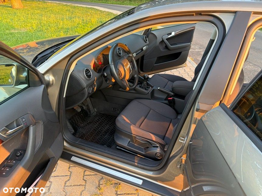 Audi A3 Sportback 2.0 FSI Ambition - 8