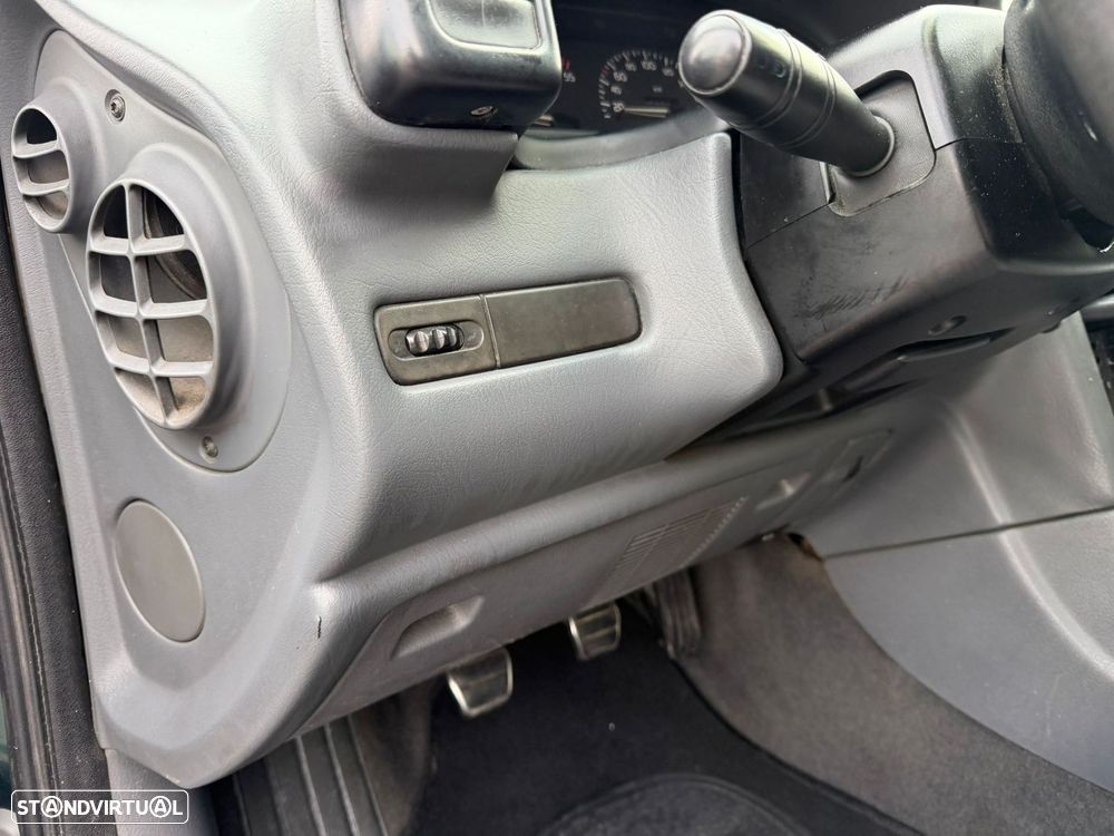 Renault Laguna 2.2 D - 22