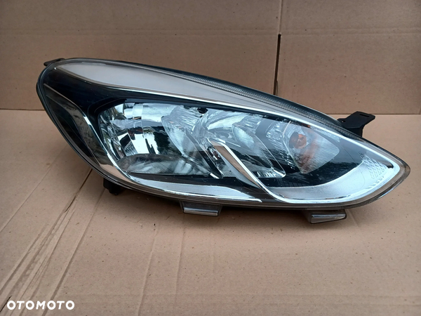 Lampa przednia prawa Ford Fiesta MK8 oryg H1BB