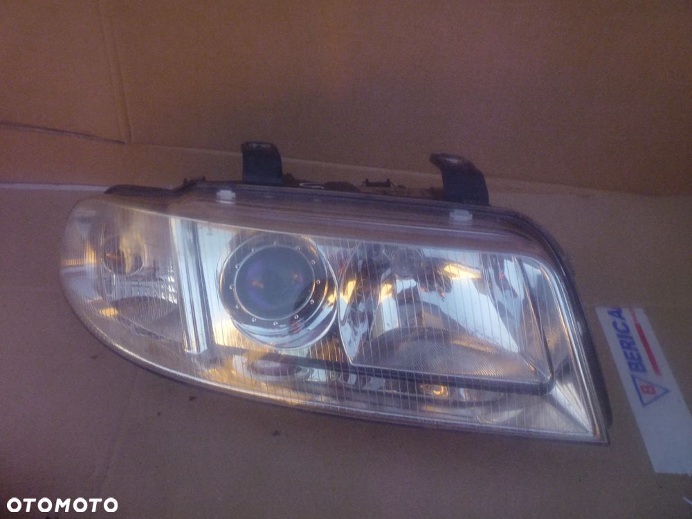 lampa prawa Audi A4 B5 lift Valeo Europa