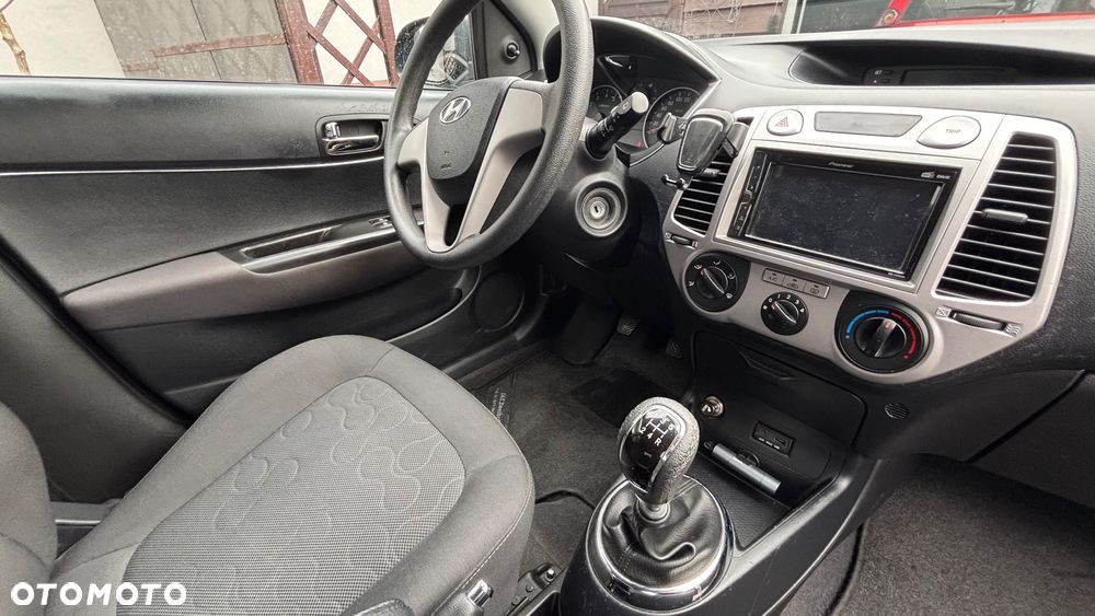Hyundai i20 - 18