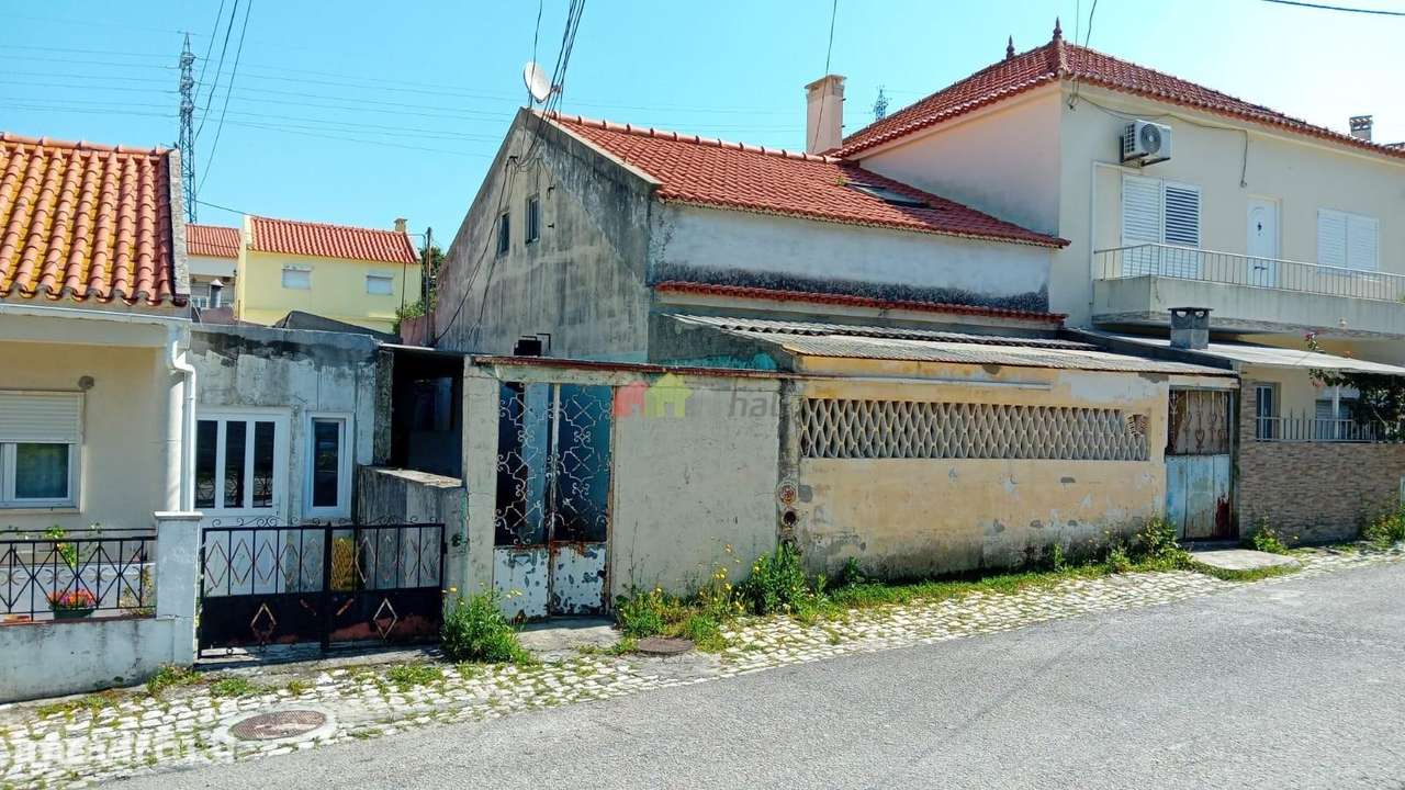 Moradia T4 com logradouro e anexos na Varzinha, Setúbal - Grande imagem: 4/45