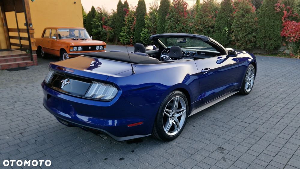 Ford Mustang - 7