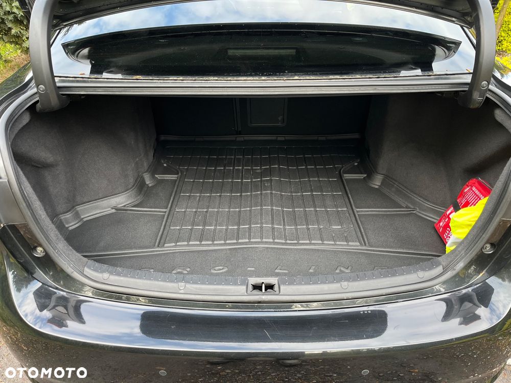 Toyota Avensis 2.0 D-4D Prestige - 22