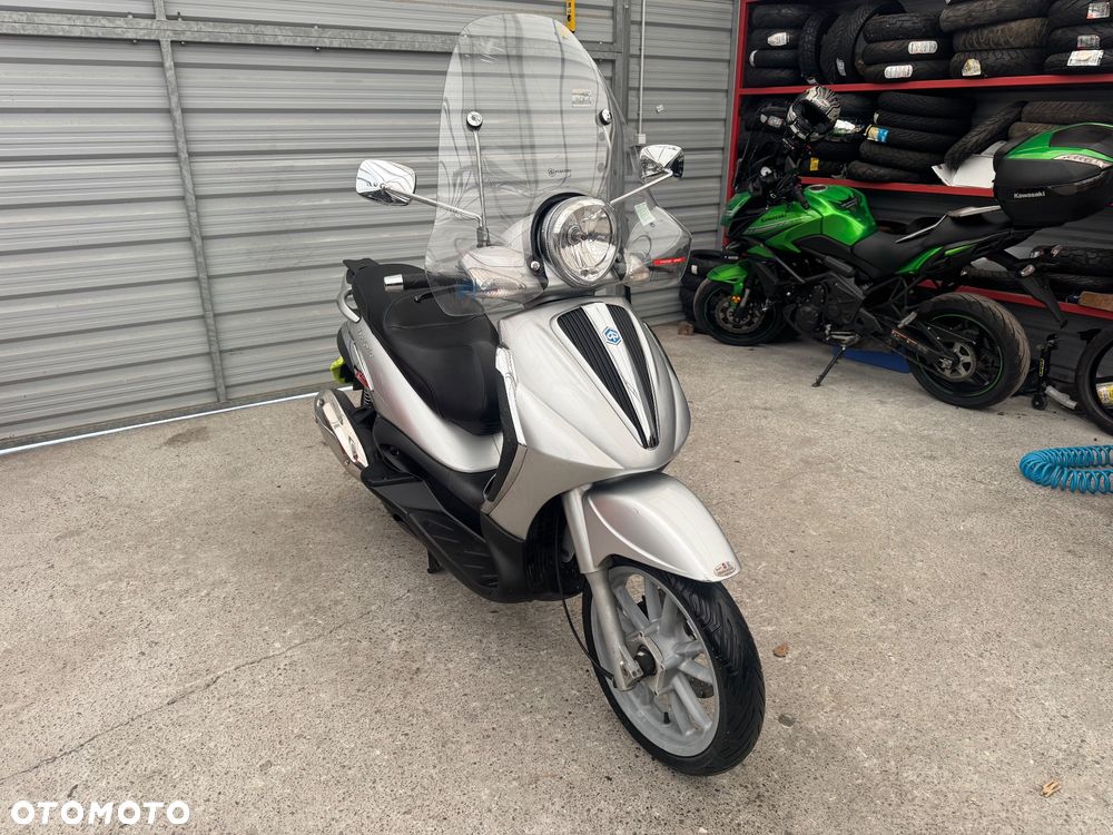 Piaggio Beverly - 1