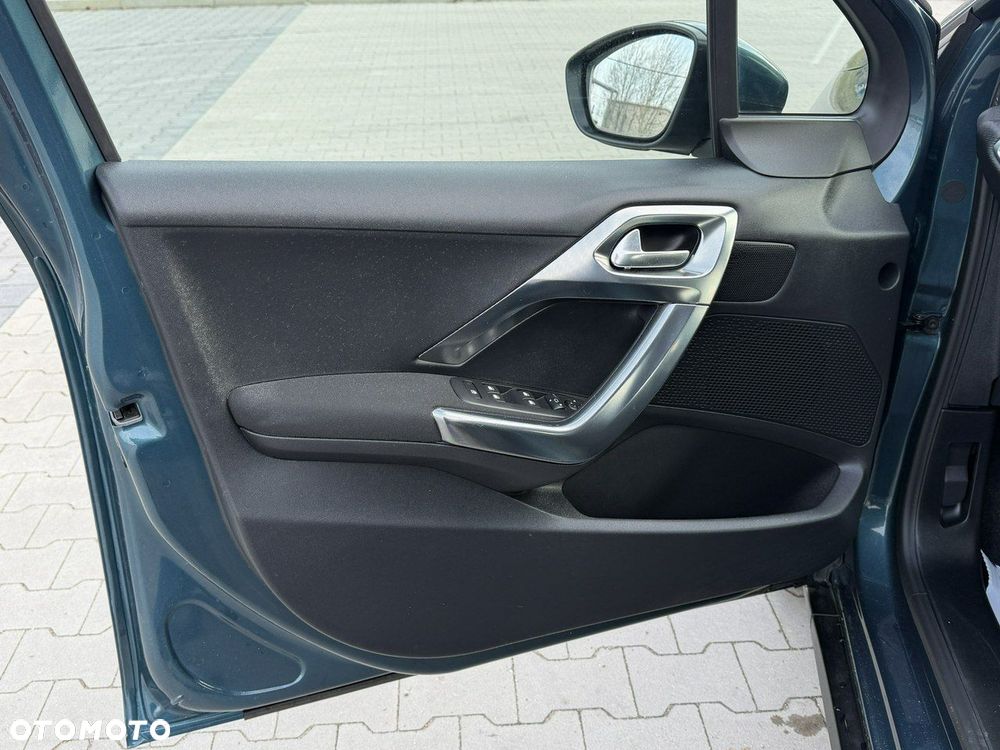 Peugeot 2008 PureTech 110 Stop&Start EAT6 Allure - 17