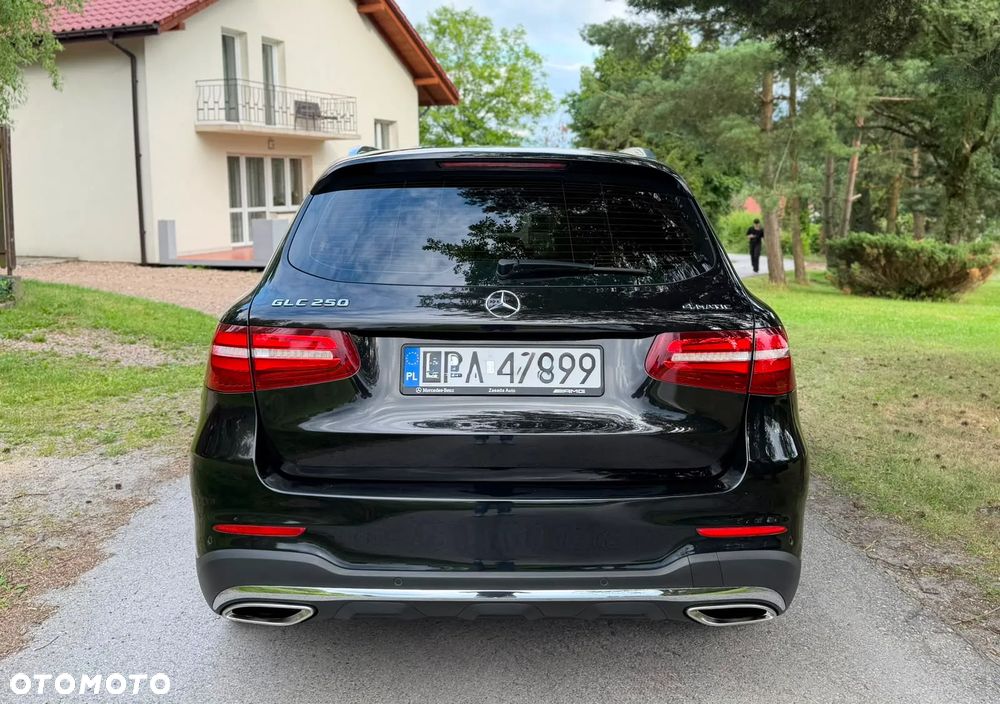 Mercedes-Benz GLC 250 4Matic 9G-TRONIC AMG Line - 9
