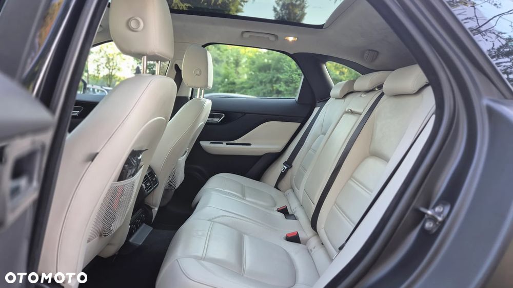 Jaguar F-Pace 2.0 i4D AWD Prestige - 14