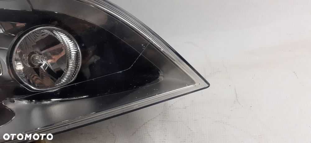 Lampa prawa Volvo S60 V60 xenon  10-113 r. - 5