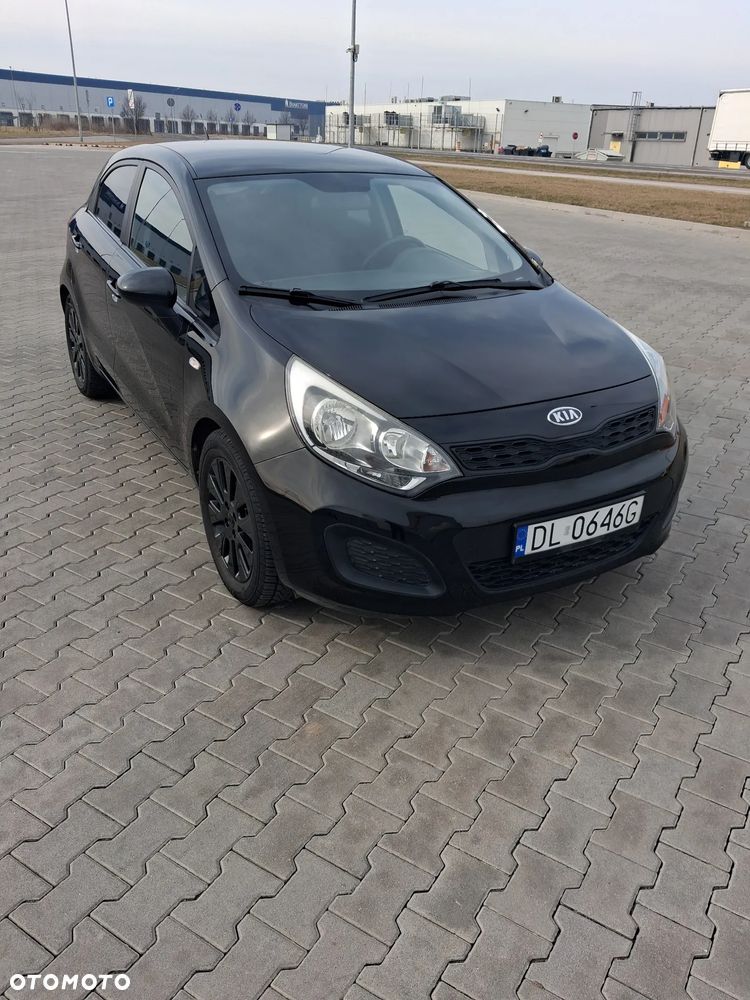 Kia Rio 1.2 L - 1