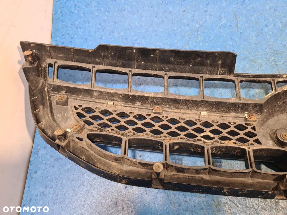 KIA SPORTAGE II LIFT ATRAPA / GRILL - 10
