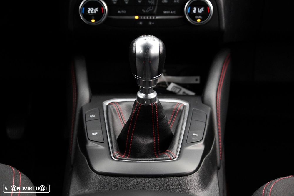 Ford Kuga 1.5 EcoBoost ST-Line - 24