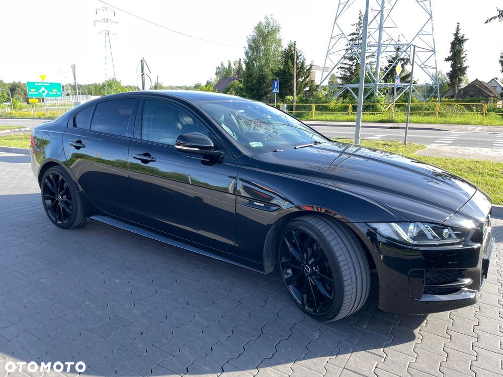 Jaguar XE 2.0 D R-Sport - 5
