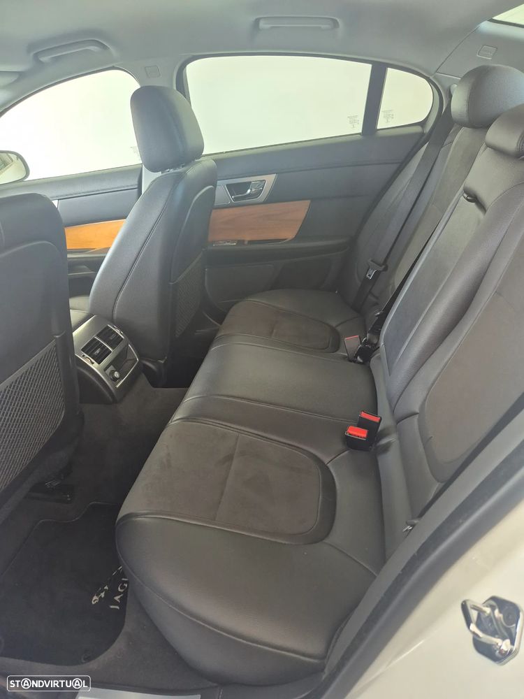 Jaguar XF 2.2 - 5