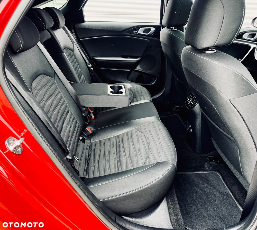 Kia ProCeed 1.5 T-GDI DCT7 OPF GT LINE - 32