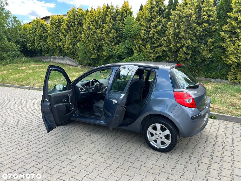 Renault Clio 1.2 16V Alize - 13