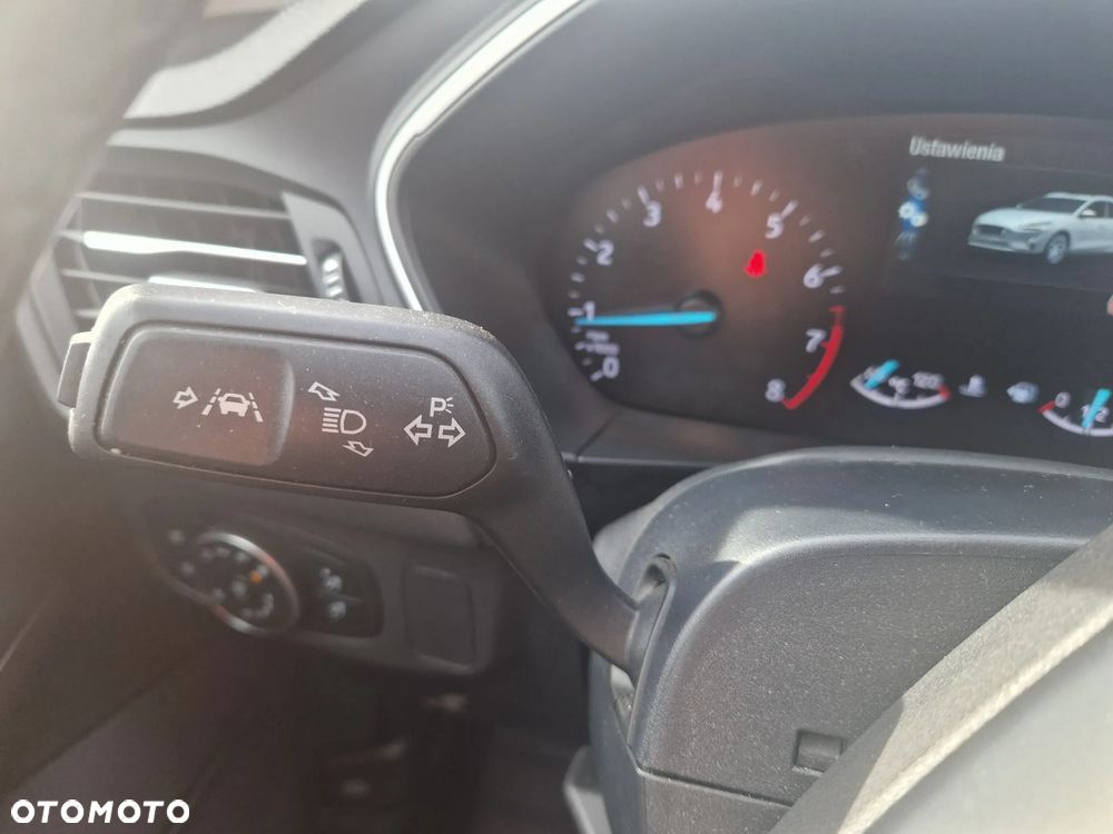 Ford Focus 1.0 EcoBoost Titanium - 11