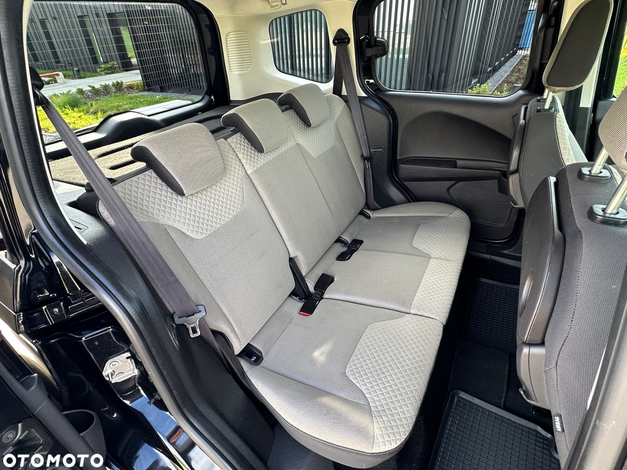 Ford Tourneo Courier 1.0 EcoBoost Titanium - 32