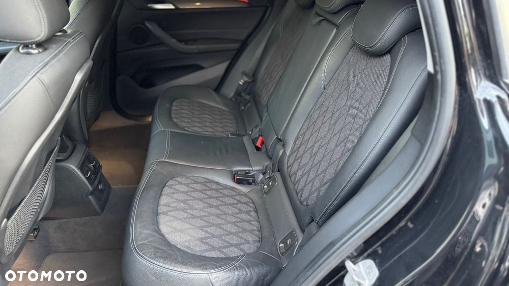 BMW X1 sDrive18d - 9