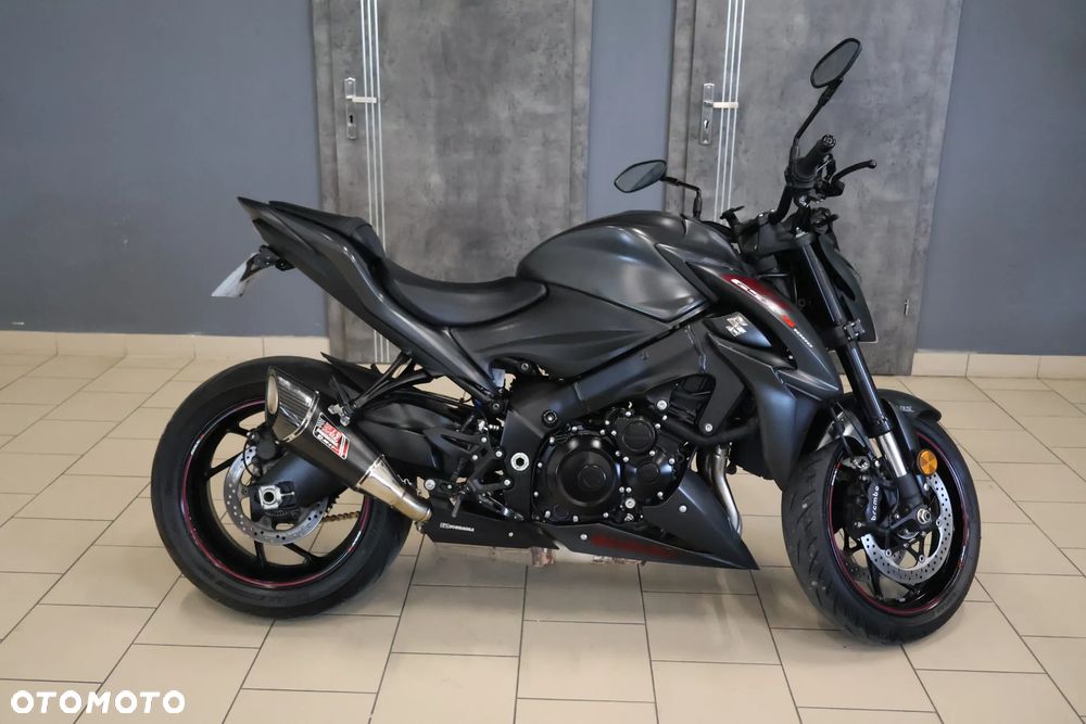 Suzuki GSX - 2