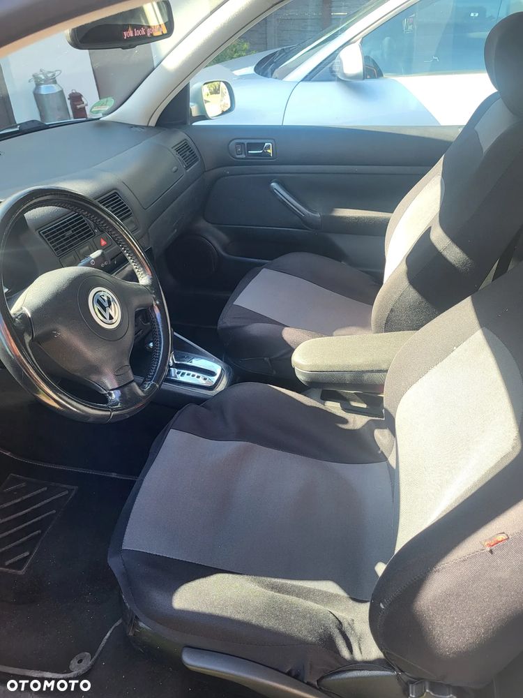 Volkswagen Golf - 11