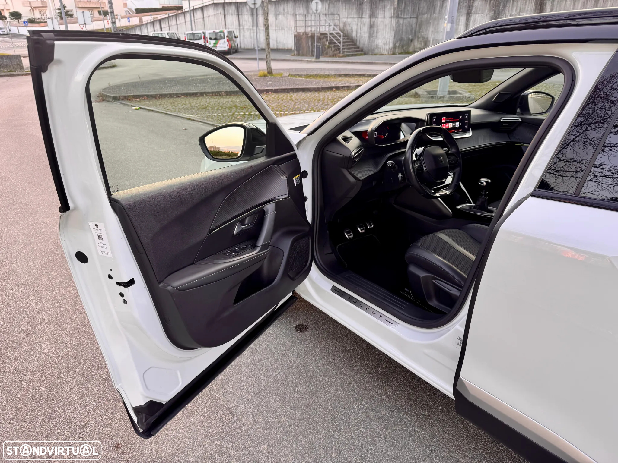 Peugeot 2008 1.2 PureTech GT Line - 22